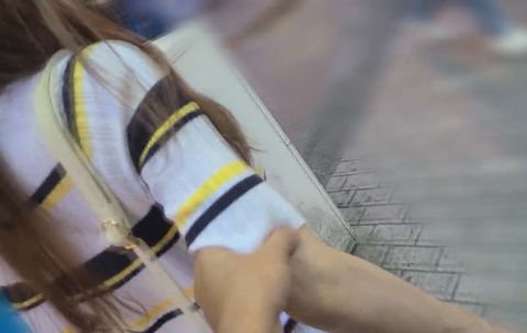 【個人】浪費癖から抜けない巨乳スリムな元キャバ嬢。客と同伴中でも他人棒を咥えさせ　いわゆる名器を生で**
