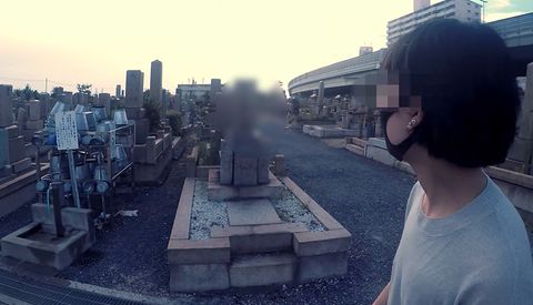 【緊急発売※クレーム時即削除】夕暮れの墓場にて・ガリ勉真面目っ*をどこでもチンポをしゃぶる肉棒咥器具に育てるまでの一部始終
