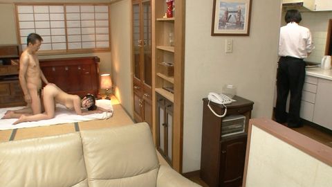 女っ気がない僕を小バカにするかのように人目を憚らず僕を誘惑してくる小悪魔*！ヤッてる自分に興奮したのか、しまいには「おま○こくぱぁー」して… Part2