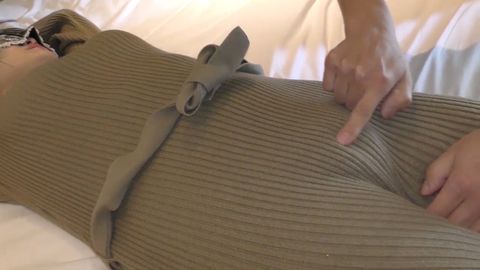 【個人撮影】恥じらいが抜けない初心な若妻　初撮影の緊張で強張ってた体から漏れ始めた喘ぎ・・・
