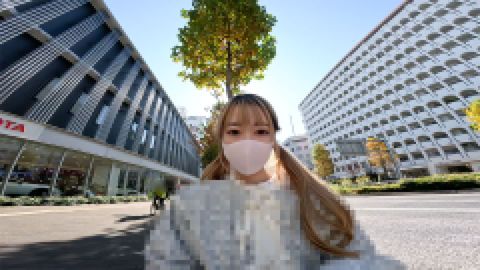 18岁，绝美，F杯美巨乳，职业！ ！ 一名高中三年级的，直到8个月前才上高中，花了8个月的时间说服他，拍摄期间他一直想回家，所以他骗他继续拍摄！