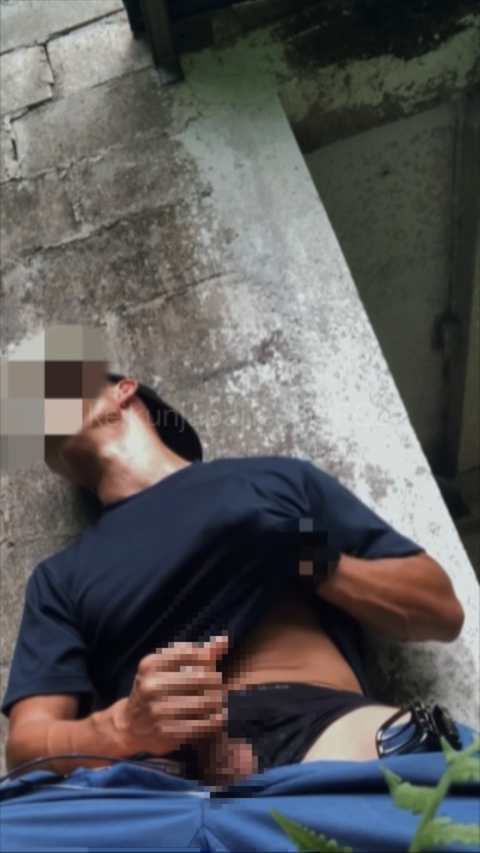 26【個撮】散々種付けしたはずの消◯士が溜める間もなく寸止めオ◯ニー...新鮮すぎる種汁がこらえきれずにボタボタ...種汁まとった雄竿ごと扱いていく50分