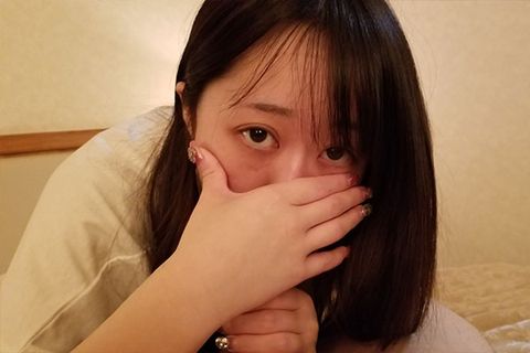 【ハメ撮り・中出し】[後編]家ゾクの為に身体を売ることになった人妻。どこか遠くを見つめて、何を思っているのでしょうか。