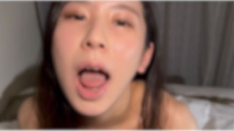 【初ごっくん】メガバンク勤務の童顔ちゃんが仕事終わりに会いに来てくれたお礼にごっくんを贈呈※特典あり！