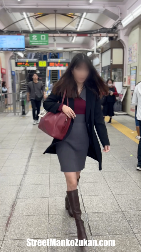 【独占配信】ストリートマンコ図鑑 #05 　看護師ミカさん　クリと膣を同時に攻めるとジョボジョボ潮吹く潮吹きガール　ボーボーおま○こ