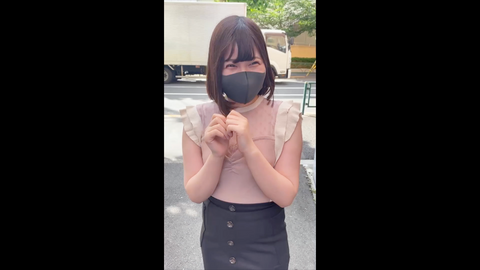 【無修正】笑顔が素敵なイマドキ*を自宅に連れ込みSEX！ブラジャーに納まりきらない超絶巨乳を堪能した後に大量中出し！！※顔出しレビュー特典あり
