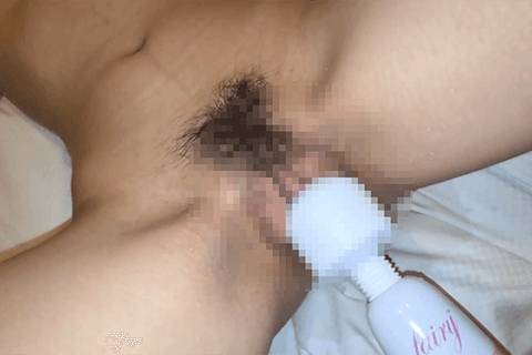 【個人撮影・**中出し】手かせをつけて動けないと言う人妻を弄ぶ。旦那でしかイカないと強気で言っていた人妻のシーツは濡れていた