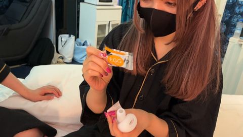 【2本立て】Gカップむちむち素人人妻が変態衣装で本気交尾！？アナルプラグで2穴同時挿入でガチイキまくり♥️