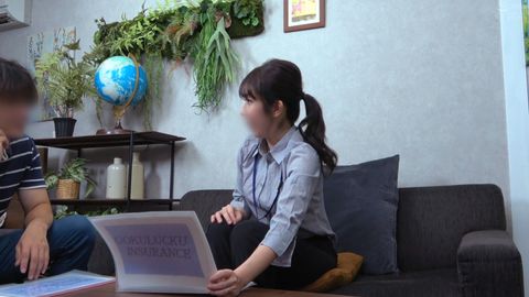 【熟女】スーツ姿のエロい生保レディ。契約の為におちんぽを絶品フェラご奉仕。