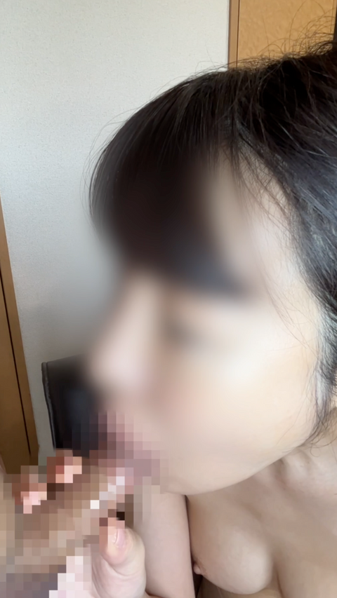 【独占配信】ストリートマンコ図鑑 #04 不思議ちゃんぽい隠れ巨乳　RUNAちゃん　パイパン肉厚マンコ