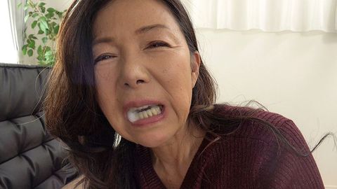 超絶テクニックに我慢できず口内発射　昼下がりの奥様　五十路熟女のフェラが凄い！12