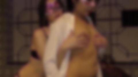 【個人撮影・番外編・女同士】熟女妻同士の淫らな競演　熟れた膣の擦り合いが堪らない・・・