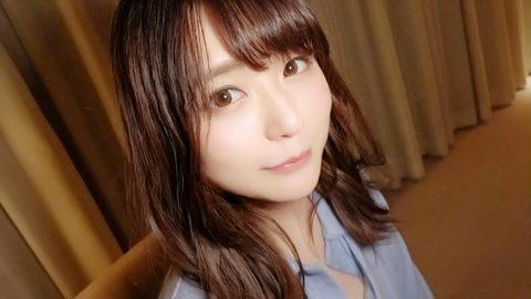快楽に弱い真面目な歯科衛生士。色白美肌美女との口内射精・顔面射精・中出し3連発ハメ撮り映像。
