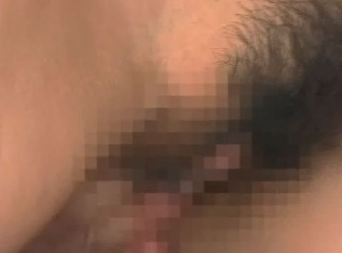 マ○コ触らせながら手コキする変態熟女