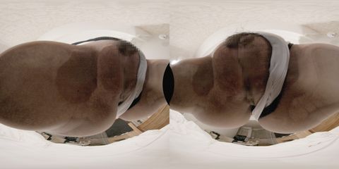 【180VR3D】開店10分600円　顔面騎乗屋さん11　あみ21歳　マイクロビキニで生乳＆絶頂直後の生マン押しつけ