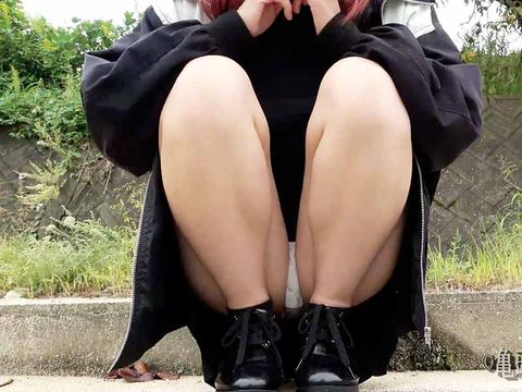 【個撮49】初撮り☆リアル実話！生活限界のスタイル抜群１８歳！出会い系に登録できる年齢になったので。もう出会い系でと考えた！リアル実話！初めて体験の潮吹き初体験の中逝き！