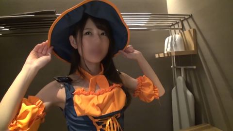 【素人ナンパ】ハロウィンの魔女っ*ちゃんとSEX成功。友達の前で赤面エロ顔イキ。