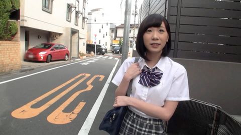 童顔**はSEXが大好き♪極太ディルドで連続イキした後は生チ〇ポに跨ってガチイキ！大量中出しで**確定