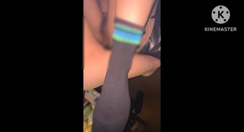 パート事務員主婦、ファミ〇靴下を履いて開脚ハメ、縞ソックスがいいですね＾＾