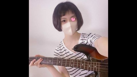 [Chest flicker stealing ●] Famous musician second s. A female college  with a beautiful nipple [Bass