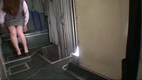 健康診断車で盗らえたかわいいＯＬさん喰いこみ生パンティー** TEZ-075