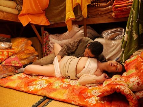 美人女将の濡れた下半身　～淫靡に漂う服従の囲い宿～　京野美麗