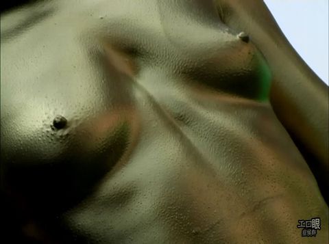 街角合法ストリップ。乳首丸出し金粉ショー01