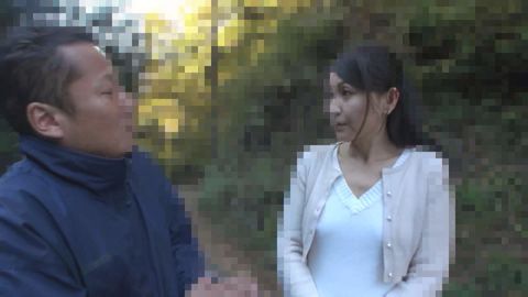 温泉旅行中の人妻をナンパ　生ザーメンを*宮に発射　美里