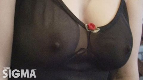 【個人撮影】セクシーランジェリー＆紐パンでパンパンお*さんの挑発イメージ【素人】
