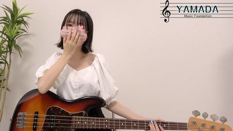 【胸チラ】バンドマン1年/美女の美乳首/パンチラ【ベーシストの日常】