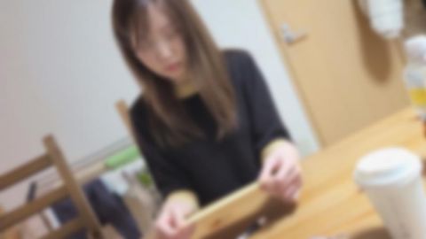 【個人】家庭と借金で疲れ切った奥さんをハッハ゜で現実逃避。理性も失い、寝ているコ.供の傍でも快楽に負けて腰を振ってしまう。