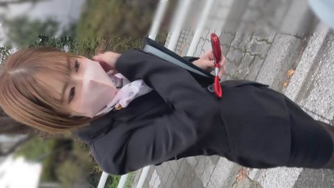 可愛すぎる高級車販売の営業お*さん 98㎝デカケツと極エロ下着とパンティ 乳首見え