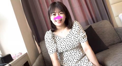 【顔出し】【修正無し】パン屋さんの看板*はマシュマロ巨乳にアイドル級の童顔美形♥※本編再生時間→１時間3分+超貴重な秘蔵映像DLプレゼント有り※