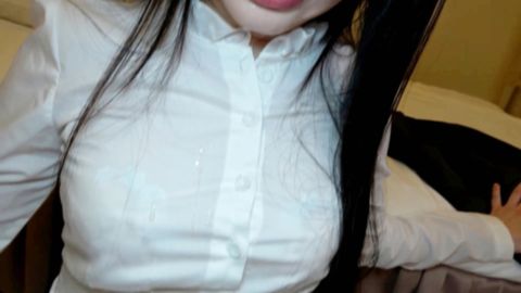 【無】転職活動中のあのドスケベ美女を呼び出してブラウス着せたまま顔射！それだけでは物足りなかったので、ベッドでイカせまくりの中出しSEXさせてもらいました！！※特典高画質