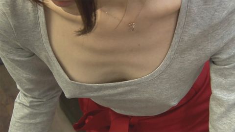 【ちっぱいは正義】まさかのノーブラ！ 近所の花屋で働く小柄でめちゃかわいいお*さん 視線に気づいた乳首はビンビンに勃起 エッチな無毛のおまんこへたっぷり抜き差し