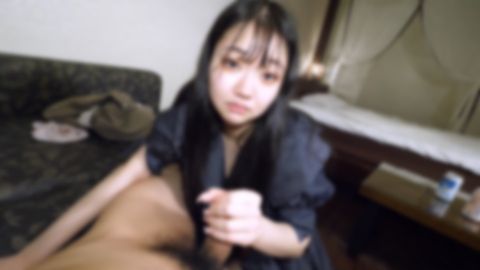 【モ無】【****】中年を手玉に取る20歳の女 唾飲ませれてドМ中年大興奮***ピストンど突き若年マンコが豪快潮吹き射精勃起チンポにぶっかかる！