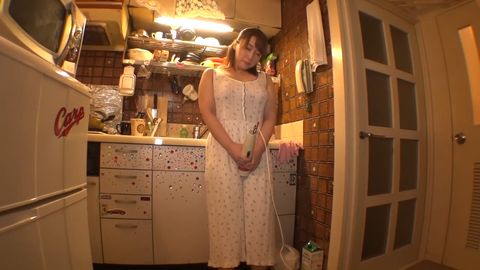 【素人】むっちりボディの巨乳妻。オマンコイタズラすると超濡れ濡れでイキまくってました。