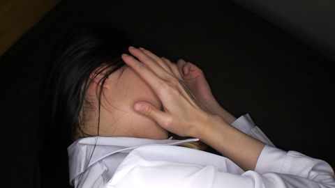 【素人】清楚で大人しい素人美女。ミニスカから見えるパンチラがエロすぎて勃起止まりません。