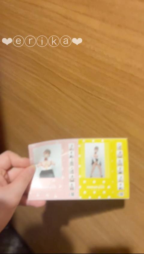【18歳Gカップえりかの自撮り】☆彡 プリクラ機の中ででエロい写真撮りながらディルドでオナニーもしちゃいました！！出来上がり写真にドキドキ笑 めっちゃ恥ずかしかったー