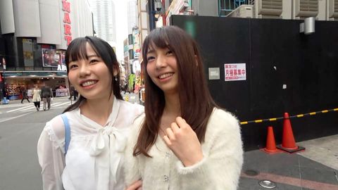 ★おまんちょ締まり良い★ エロプリ撮ってた地味っ*JDと4P！大人しい顔してSEX大好きな2人に大量射精♪