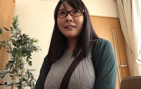 早くおちんぽください…♥おねだりが止まらない♥爆乳メガネっこメスブタをいっぱい可愛がろう♥