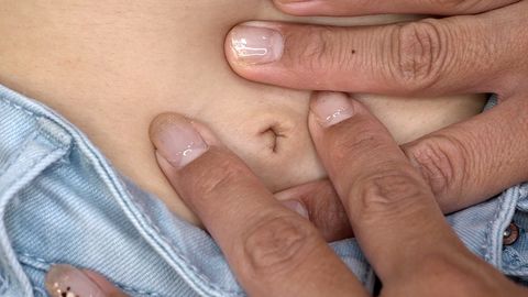 へそ舐めあいレズ; おへそエステへようこそ　成瀬まりか　安里泉水