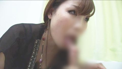 《中出し》舐めて舐めて舐め回す！SNSで出会った男と中出しSEXでストレス解消するフェラ好き変態人妻◆痙攣イキ連発！どっぷり膣内射精！