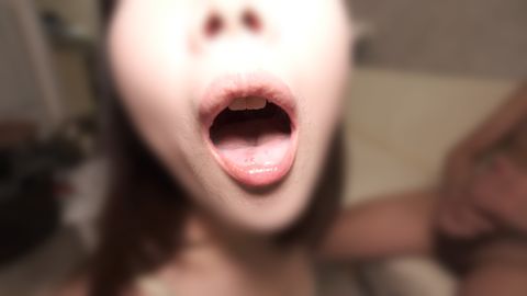 広告会社勤務の大人しいかなちゃんが、中盤から大胆にジュボジュボフェラ！3日分溜めた臭いザーメンを根こそぎ飲み干す！※無モ・レビュー特典は4K高画質版