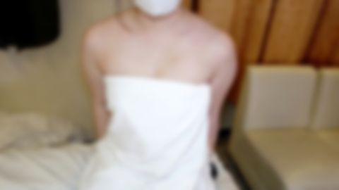 【無】街で見つけた完全素人美人さん、ホテルへ連れ込みニーハイ履かせてハメ撮り。初めてなのにごっくん一回と、中出しさせてくれました。※特典高画質版