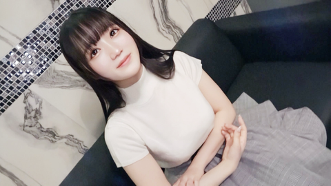 見た目も中身も清楚なS大心理学部20歳。黒髪清楚系美女のGカップ巨乳を眺めながら大興奮のハメ撮り映像。 ※原版特典付き