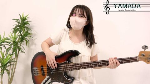 【胸チラ】某芸能人似来店。大きめの乳。【ベーシストの日常】