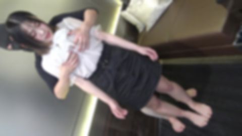 チビっ*ロ.,り.J.,Dのゆきちゃん。オ.,サナ.サの残るその体も快楽には勝てず中出しをすんなり受け入れます。
