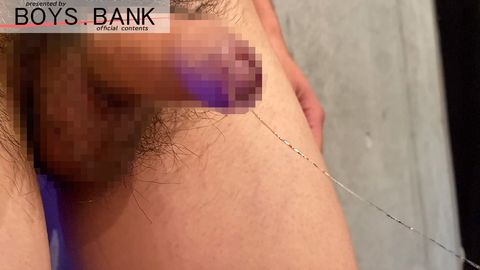 自然に溢れるガマン汁!!パーフェクトボディの18才♪太チンギンギンでエロ過ぎる〜♪