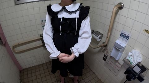 **大生マザー！出産前の臨月妊婦と公衆便所で腰フリ生ハメしちゃった☆